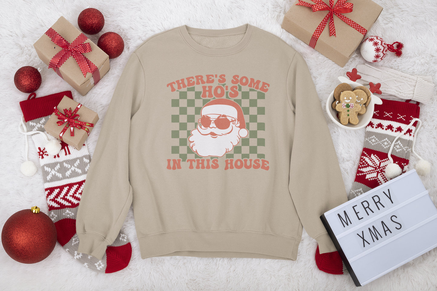 CHRISTMAS - THERE'S SOME HO'S IN THIS HOUSE / UNISEX SOFT HOODIE